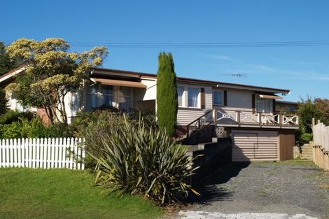 Photo of property in 17 Litten Road, Cockle Bay, Auckland, 2014