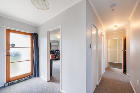 Photo of property in 4 Acacia Street, Kelvin Grove, Palmerston North, 4414