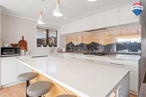 Photo of property in 17 Norton Park Avenue, Fairfield, Lower Hutt, 5011