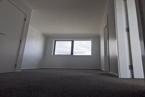 Photo of property in 1b Breakwater Way, Whitby, Porirua, 5024