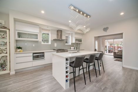 Photo of property in 11 San Casello Rise, Henderson, Auckland, 0612