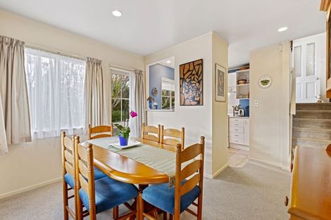 Photo of property in 2/30 Sunset Road, Unsworth Heights, Auckland, 0632