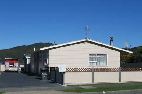 Photo of property in 4 Rakaia Grove, Wainuiomata, Lower Hutt, 5014