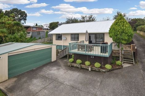 Photo of property in 2/18 Evans Road, Glen Eden, Auckland, 0602
