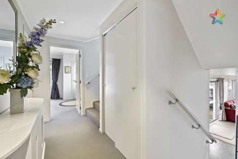 Photo of property in 10a Chapman Street, Newlands, Wellington, 6037