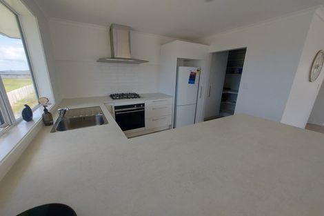 Photo of property in 5 Kahukaka Road, One Tree Point, 0118