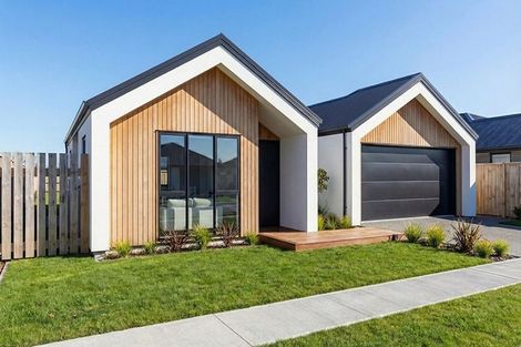 Photo of property in 5 Earlsbrook Boulevard, Lincoln, 7674