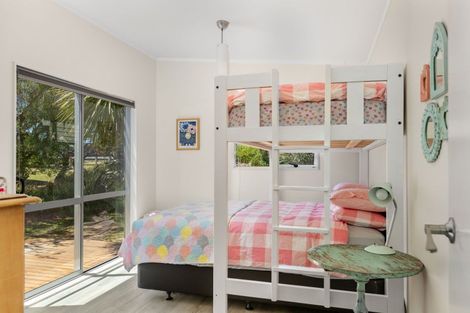 Photo of property in 56 Pinedale Crescent, Riversdale Beach, Masterton, 5872