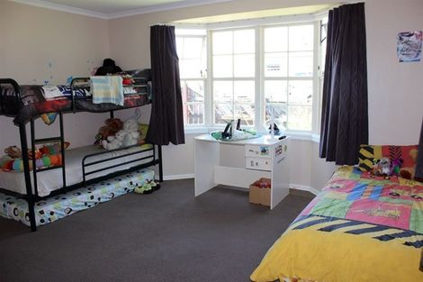 Photo of property in 73 Broadway, Picton, 7220