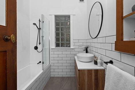 Photo of property in 190 Vigor Brown Street, Napier South, Napier, 4110