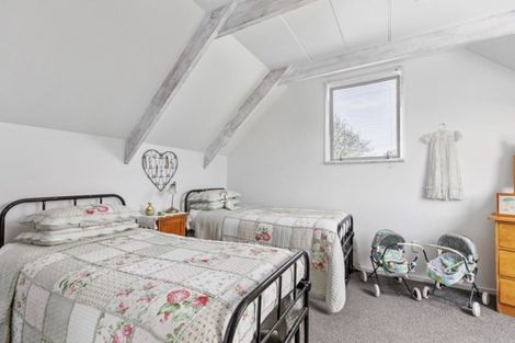 Photo of property in 6 Portland Street, Welcome Bay, Tauranga, 3112