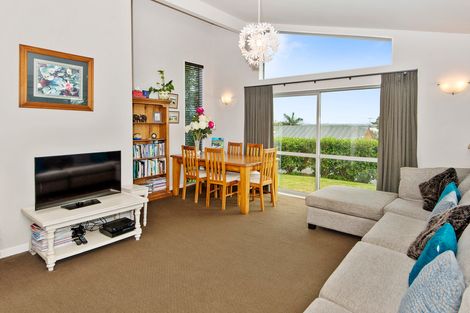 Photo of property in 4a Barberton Terrace, Red Hill, Papakura, 2110