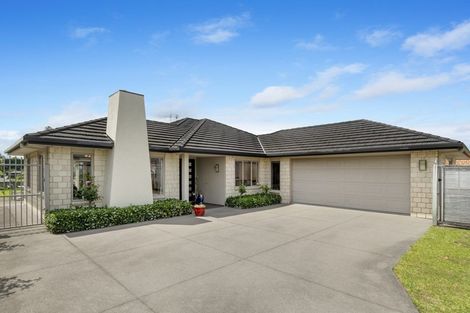 Photo of property in 16 Glenmonarch Place, Pyes Pa, Tauranga, 3112