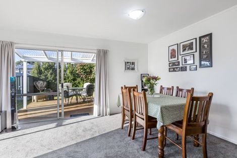 Photo of property in 2/49 Tramway Road, Beach Haven, Auckland, 0626