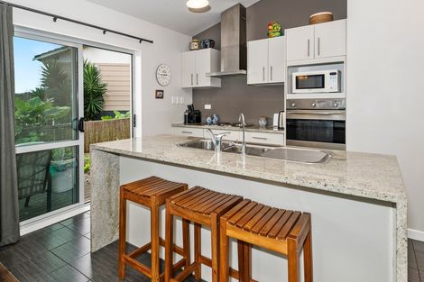 Photo of property in 4a Barberton Terrace, Red Hill, Papakura, 2110