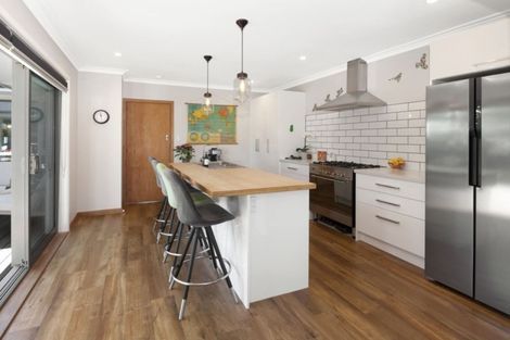 Photo of property in 2 Manor Place, Bryndwr, Christchurch, 8053