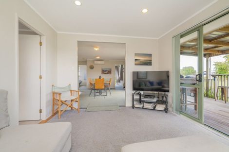 Photo of property in 23 Hawk Hill Crescent, Cooks Beach, Whitianga, 3591
