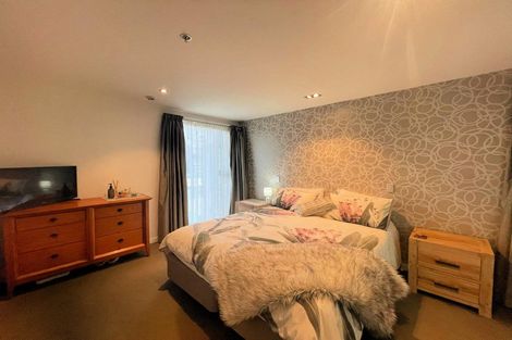 Photo of property in Portal Apartments, 4b/42 Cable Street, Te Aro, Wellington, 6011