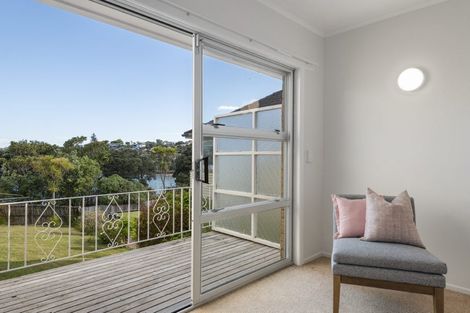 Photo of property in 5 Churchill Road, Murrays Bay, Auckland, 0630