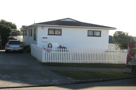 Photo of property in 11 Tikati View, Titahi Bay, Porirua, 5022