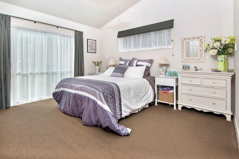 Photo of property in 4a Barberton Terrace, Red Hill, Papakura, 2110