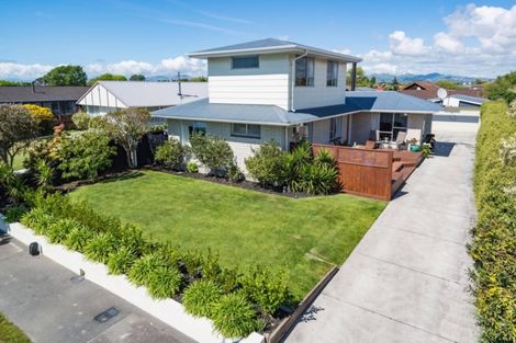 Photo of property in 9 Heathglen Avenue, Parklands, Christchurch, 8083