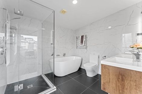 Photo of property in 25 Para Close, Fairview Heights, Auckland, 0632