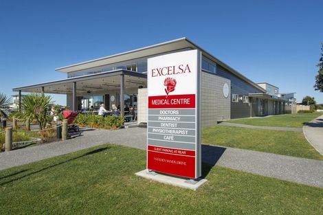 Photo of property in 16 Gibson Place, Papamoa Beach, Papamoa, 3118