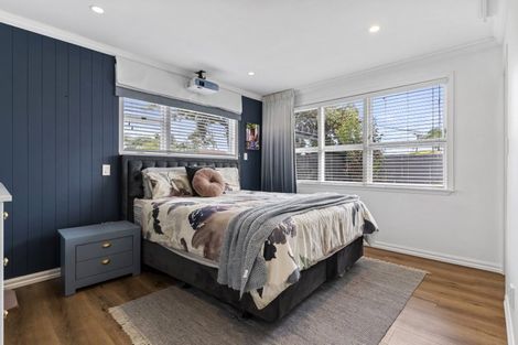 Photo of property in 24 Tauhinu Road, Greenhithe, Auckland, 0632