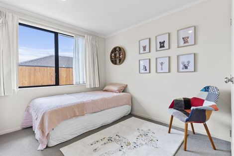 Photo of property in 48a Lewisham Street, Highland Park, Auckland, 2010