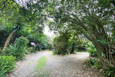 Photo of property in 1736 East Coast Road, Whakatiwai, Miranda, 2473