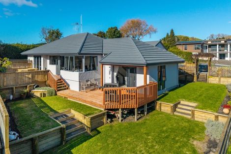 Photo of property in 2 Holcombrooke Lane, Welcome Bay, Tauranga, 3175