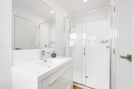 Photo of property in 19 Karauria Lane, Orewa, 0931