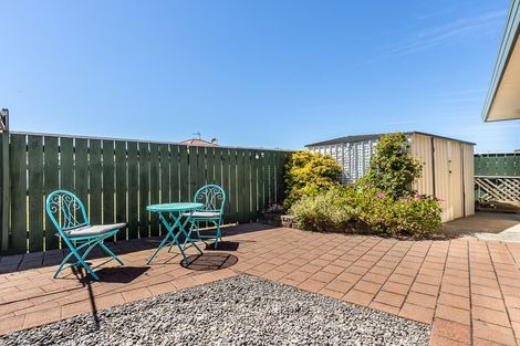 Photo of property in 51 Guildford Drive, Paraparaumu, 5032