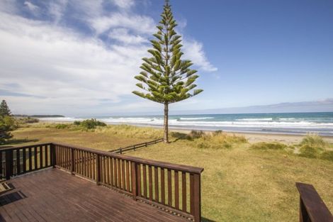 Photo of property in 143 Blue Pacific Parade, Riversdale Beach, Masterton, 5872