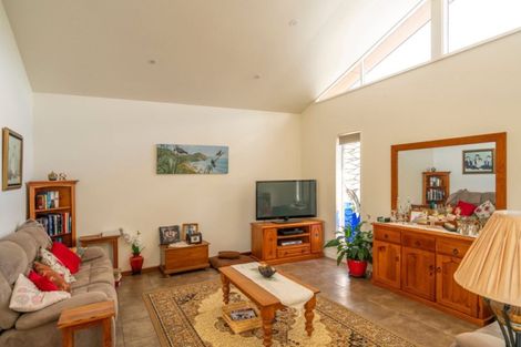 Photo of property in 13 Cook Drive, Whitianga, 3510