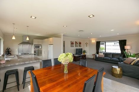 Photo of property in 5d James Drive, Bell Block, New Plymouth, 4312