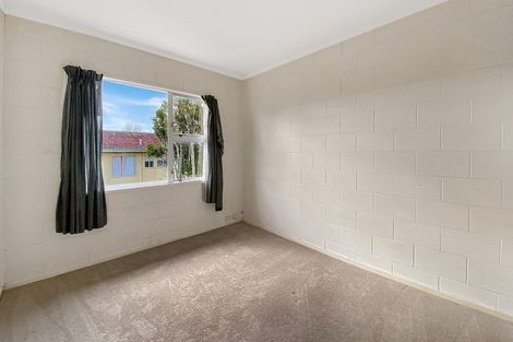Photo of property in 6/45 Blockhouse Bay Road, Avondale, Auckland, 1026