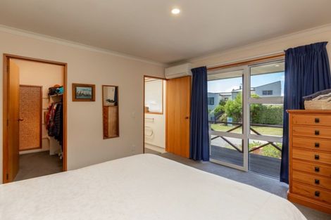 Photo of property in 12 Matai Place, Waikawa, Picton, 7220