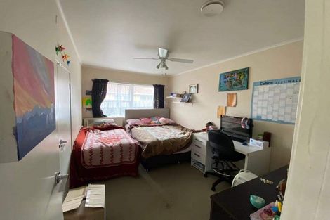 Photo of property in 90 Tirimoana Road, Te Atatu South, Auckland, 0602