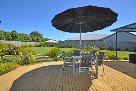 Photo of property in 9 Magnolia Lane, Kaukapakapa, Helensville, 0875