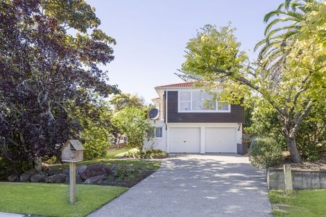 Photo of property in 6 Regal Place, Forrest Hill, Auckland, 0620