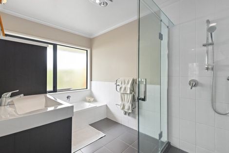 Photo of property in 23 Stonebridge Park Drive, Holdens Bay, Rotorua, 3010