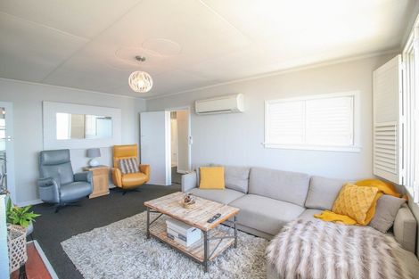 Photo of property in 82 Marine Parade, Bluff, 9814