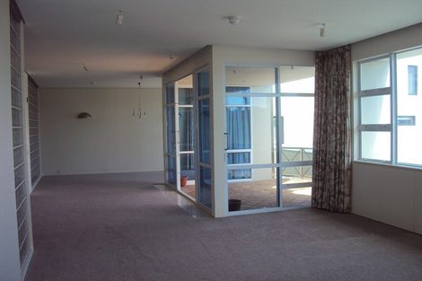 Photo of property in 346 Oriental Parade, Oriental Bay, Wellington, 6011