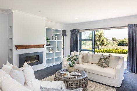 Photo of property in 30 Grand Oaks Drive, Awapuni, Palmerston North, 4412