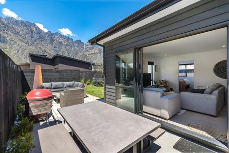 Photo of property in 17 Bale Road, Jacks Point, 9371