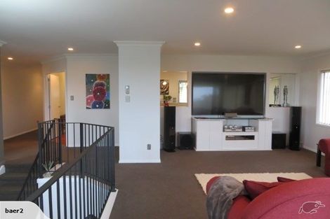 Photo of property in 96 Grovenor Drive, Orewa, 0931