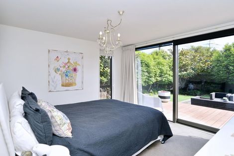 Photo of property in 102 Hills Road, Edgeware, Christchurch, 8013