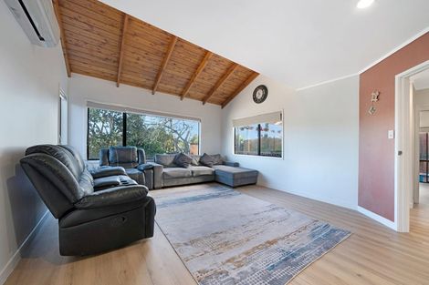 Photo of property in 2/46a Captain Scott Road, Glen Eden, Auckland, 0602